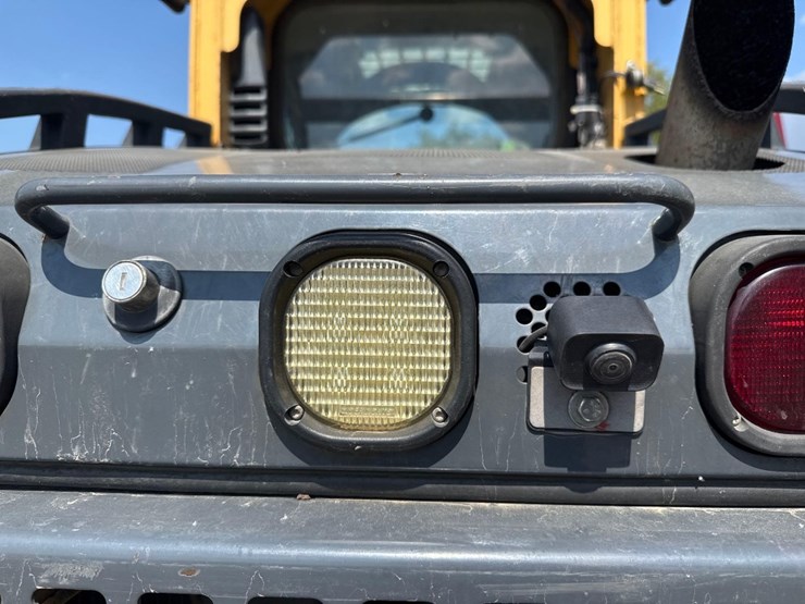 2012-deere-333d-image-19