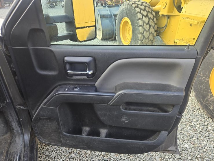 2015-chevrolet-2500-image-35