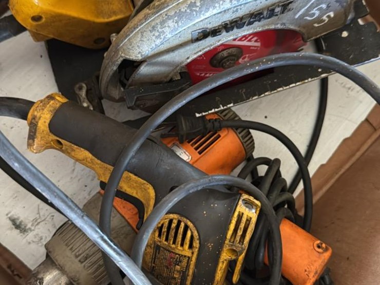 #155-•-electric-dewalt-skill-saw,-dewalt-drill-&-heat-gun-image-2