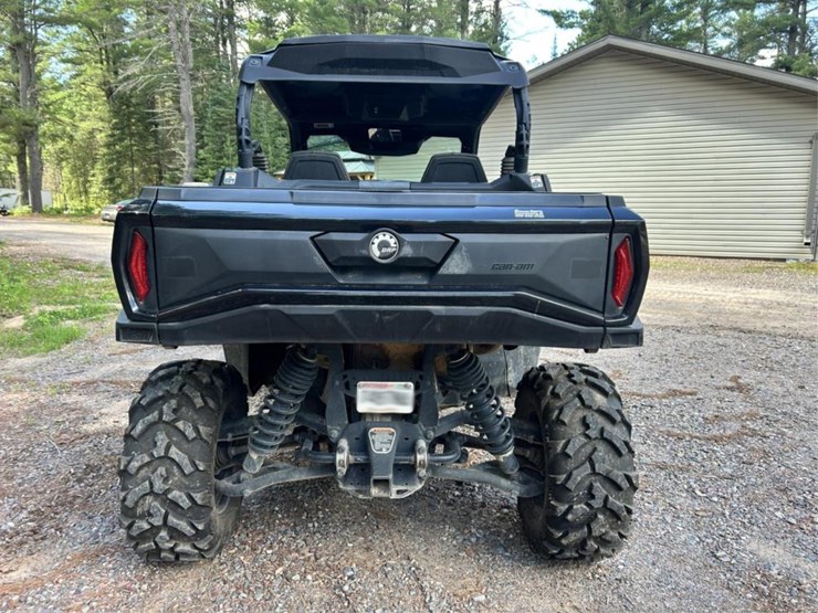 #1401-•-2023-can-am-1000r-commander-xt-image-4