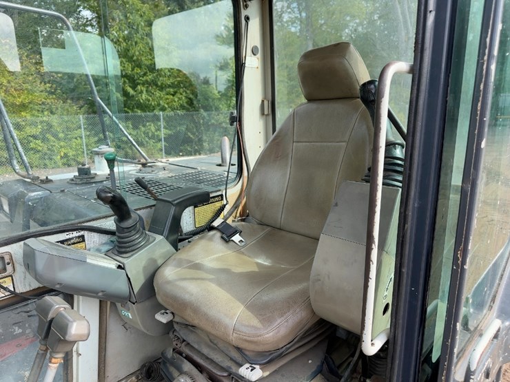 2005-takeuchi-tb175-image-29