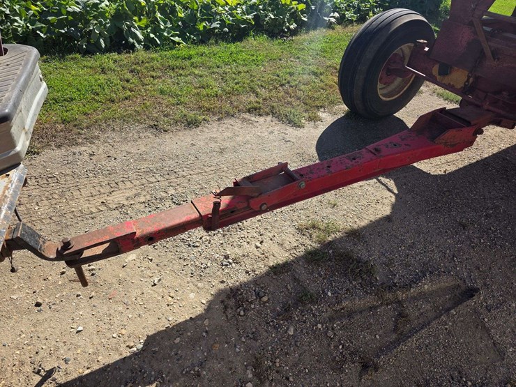lundell-gravity-box-on-balzer-running-gear,-12.5l-16-tires-on-8-bolt-rims,-front-and-rear-ladder,-ex-image-2