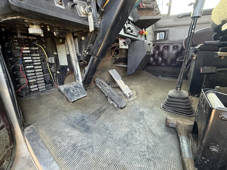 2015-kenworth-t800-image-85