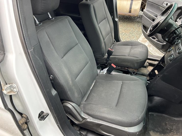 2017-ford-explorer-image-34
