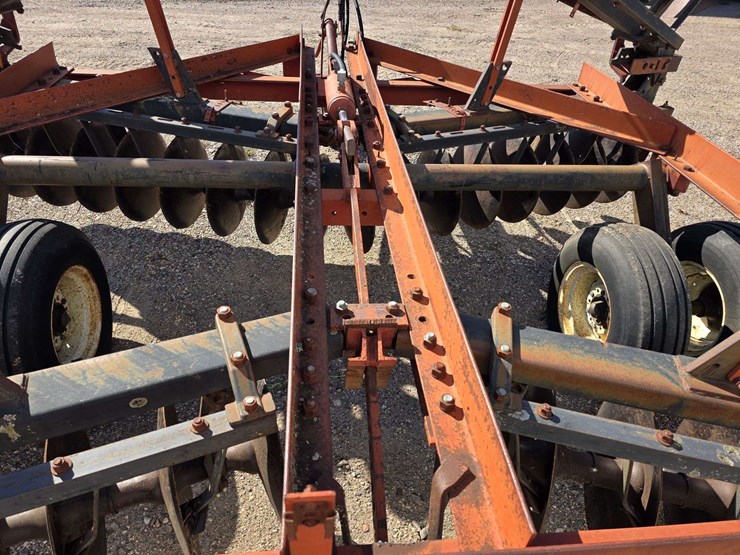 ih-470-tandem-disk,-manual-fold-wings,-9.5l-14-tires-on-6-bolt-rims,-hydraulic-lift,-rear-hitch,-dis-image-27