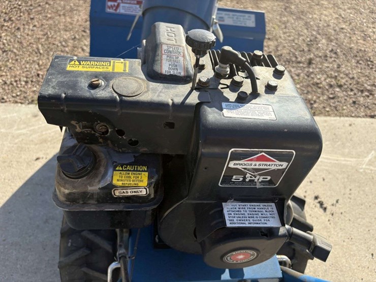 ford-st524a-walk-behind-self-propelled-snow-blower,-5-speed,-24”,-5hp-b&s-image-8