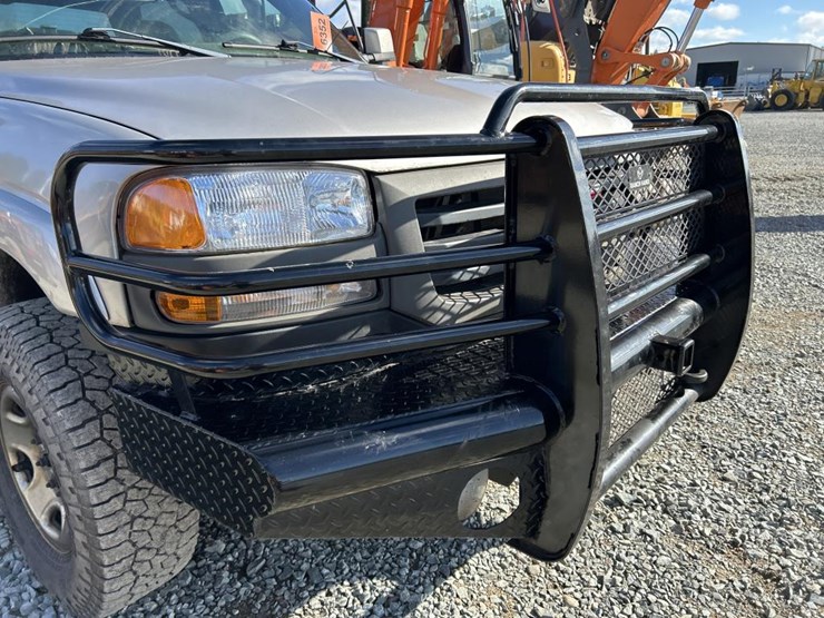 2005-gmc-2500-image-14