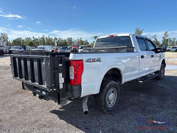 2017-ford-f350-image-3