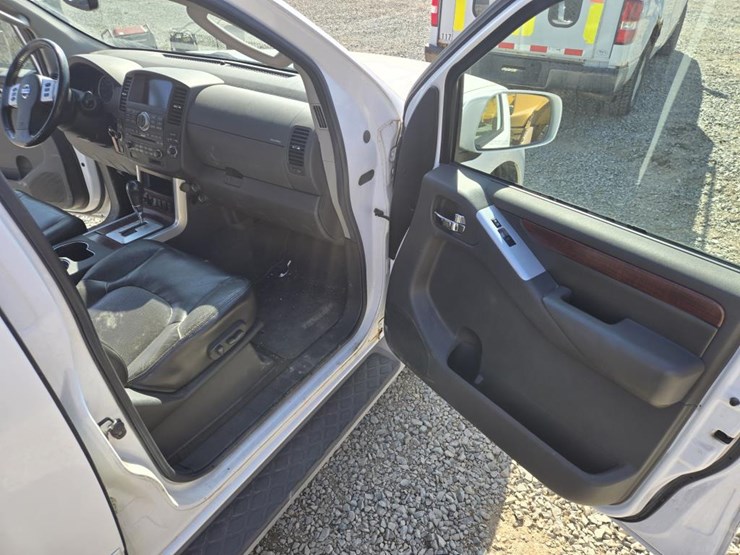 2009-nissan-pathfinder-le-image-27