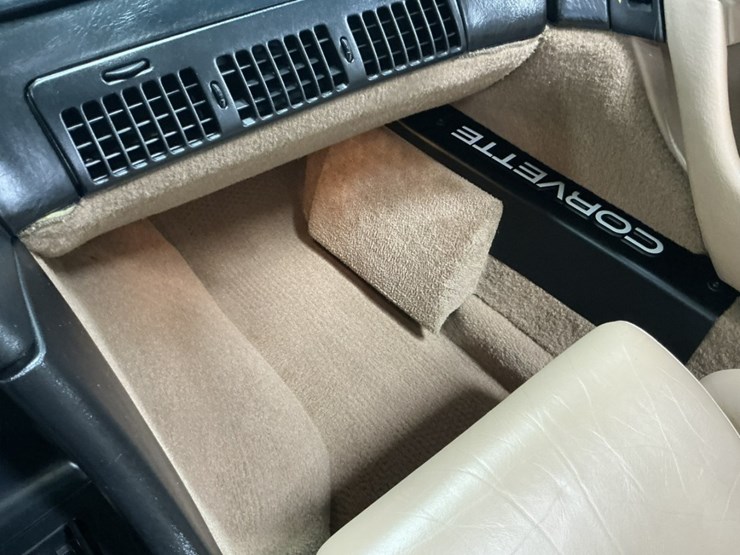 #2283-•-1993-chevrolet-corvette-convertible-image-54