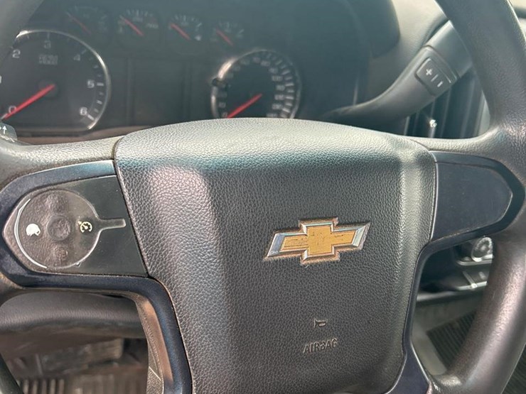 2015-chevrolet-silverado-2500-image-25