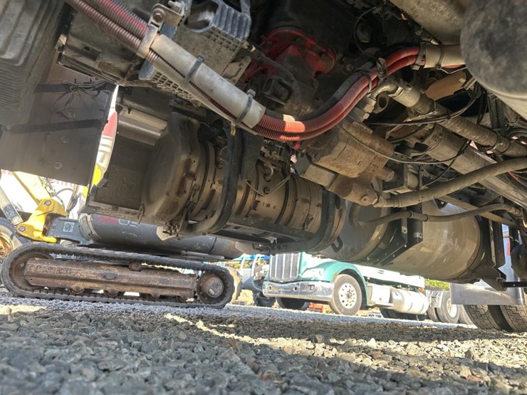 2023-kenworth-w990-image-54