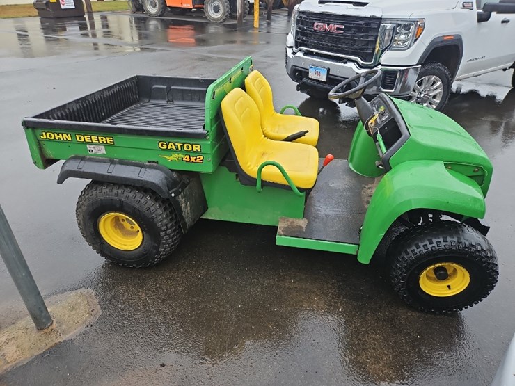 john-deere-gator-image-4