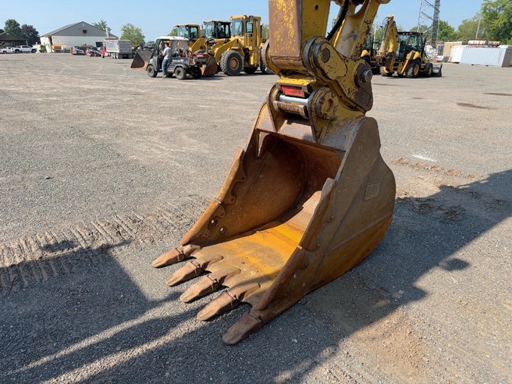 2016-caterpillar-325flcr-hydraulic-excavator-image-9