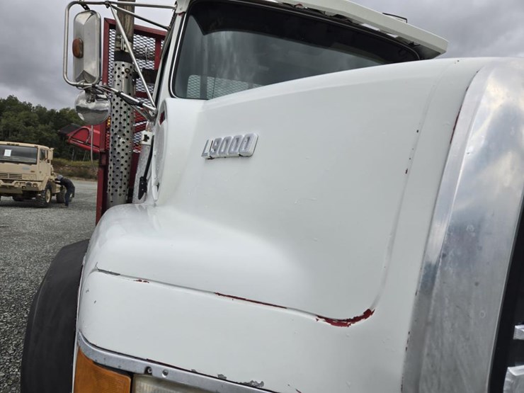 1995-ford-l9000-image-11