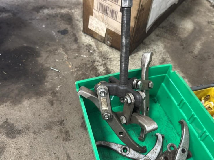 #136-•-pulley-puller-&-air-hose-fittings-image-2