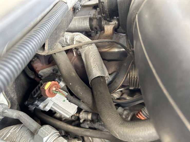 2014-chevrolet-3500-image-39