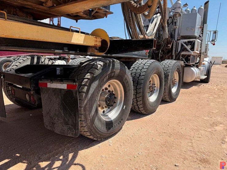 2015-peterbilt-367-image-6