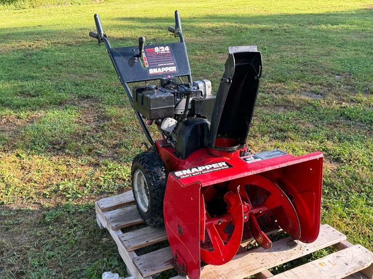 snapper-heavy-duty-snowblower,-24’,-runs-and-works-good-per-seller-image-1