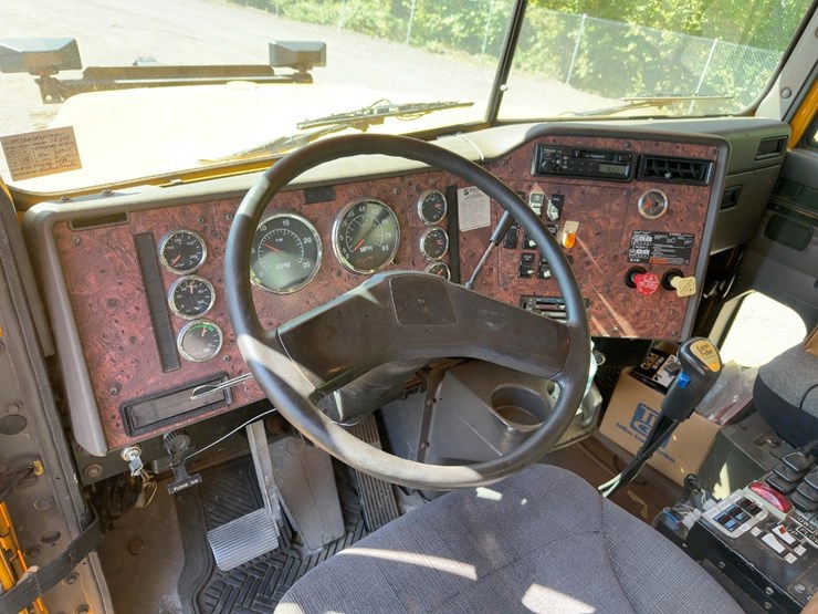 2000-international-1100-image-28