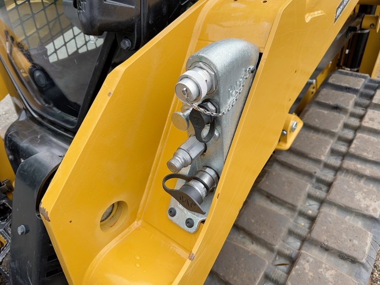 2024-caterpillar-265-track-skid-steer-image-11