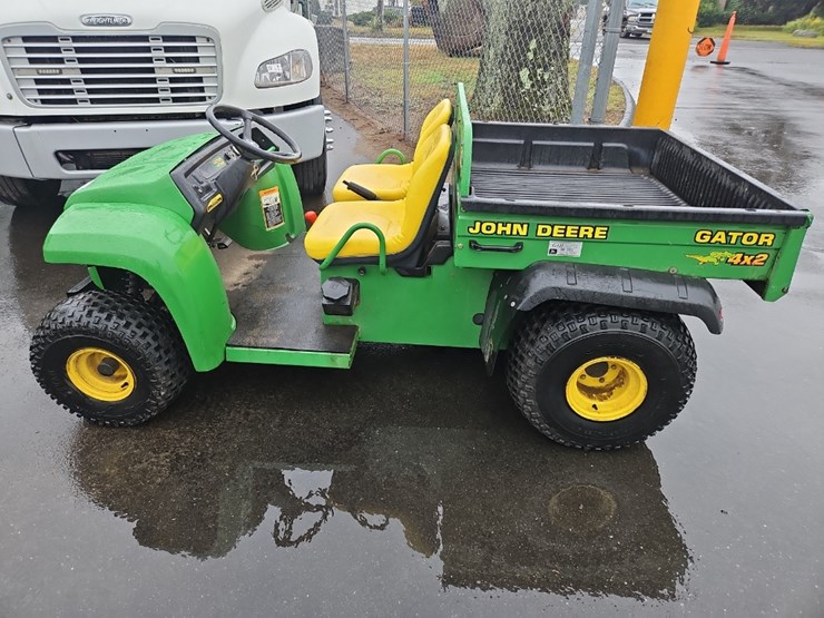john-deere-gator-image-8
