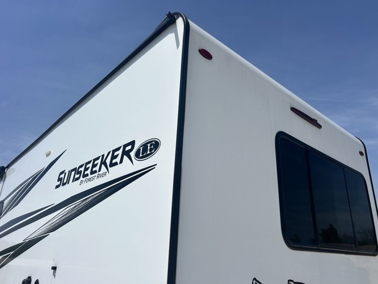 2023-ford-e450-image-16