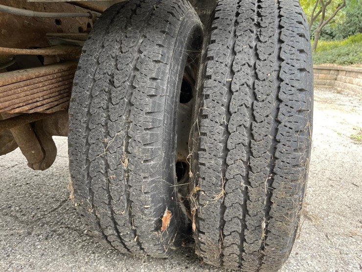 2005-ford-f350-image-38