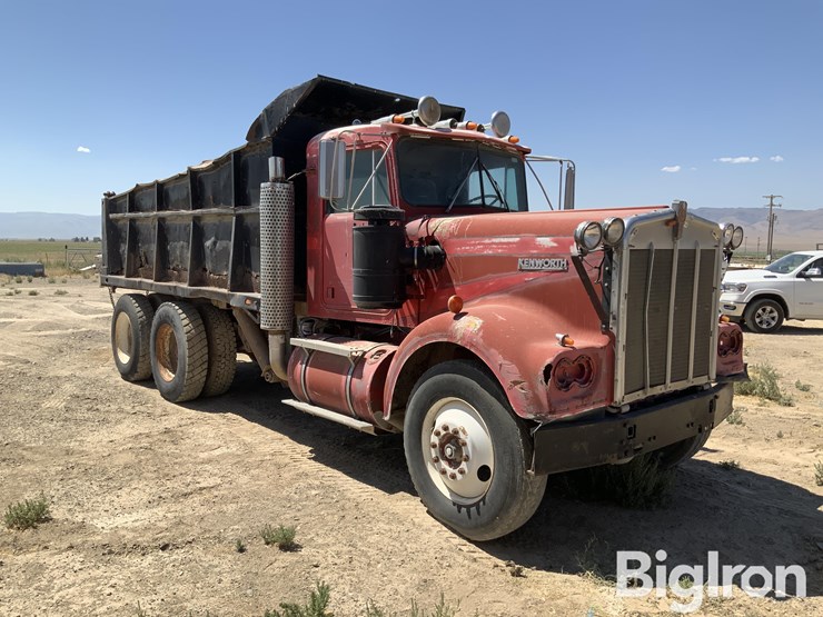 1974-kenworth-w900-image-3