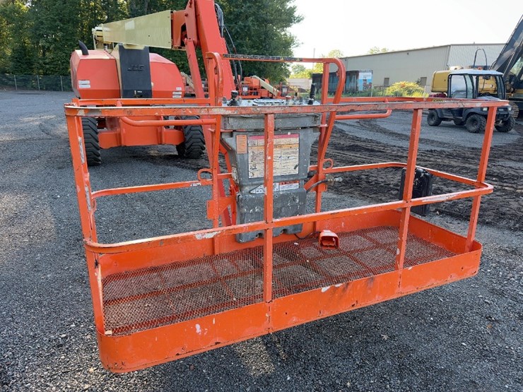 2013-jlg-800aj-image-8