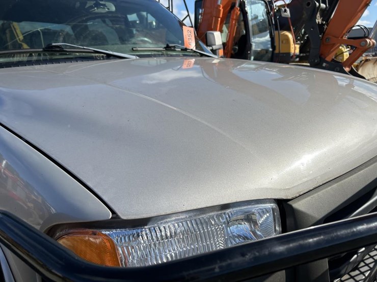 2005-gmc-2500-image-16