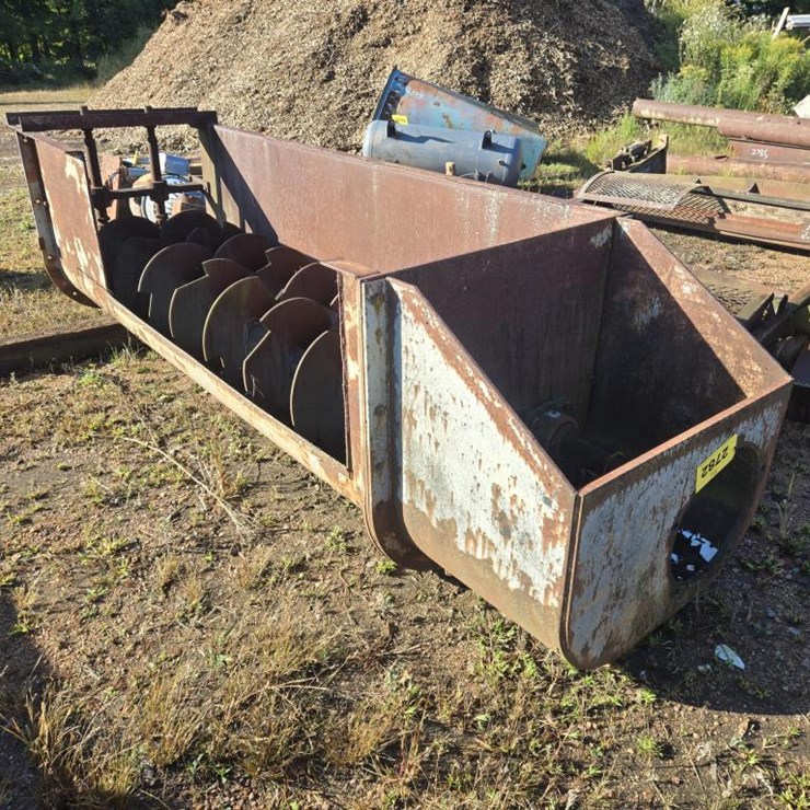 #2782 • Approx 3’x8’ Auger