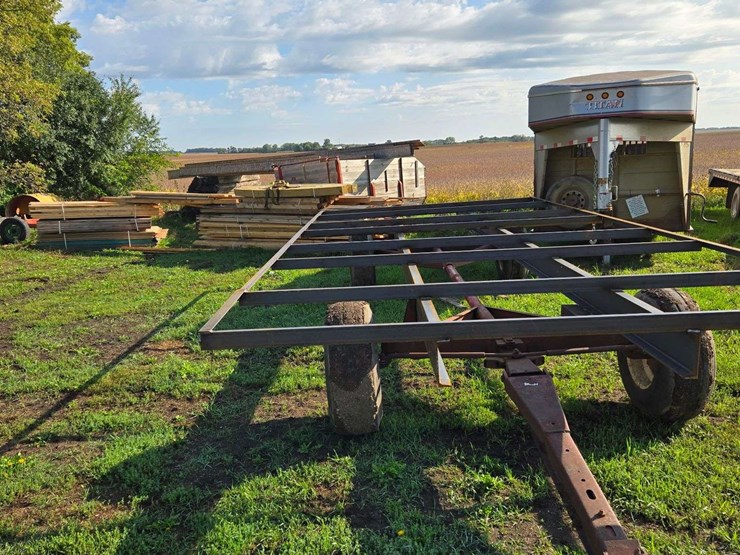 10’-x-24’-bale-trailer,-12-ton-running-gear,-front-end-was-gone-through-and-trails-at-40-mph-per-sel-image-2