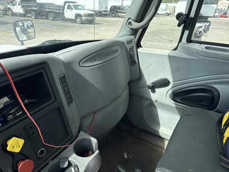 2007-international-durastar-4400-image-34