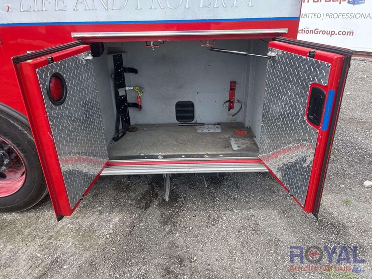 2016-freightliner-m2-106-braun-ambulance-image-22