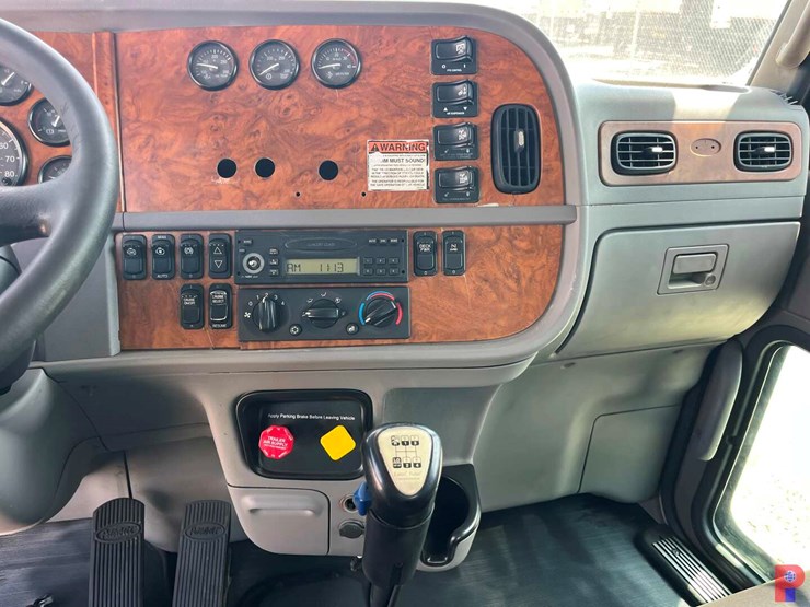 2006-peterbilt-378-image-11