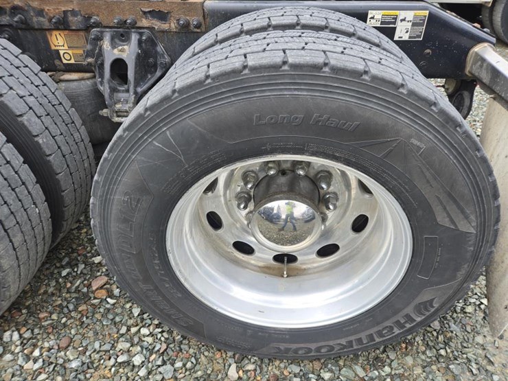 2019-peterbilt-579-image-76