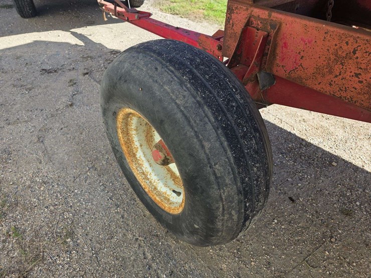 lundell-gravity-box-on-balzer-running-gear,-12.5l-16-tires-on-8-bolt-rims,-front-and-rear-ladder,-ex-image-20