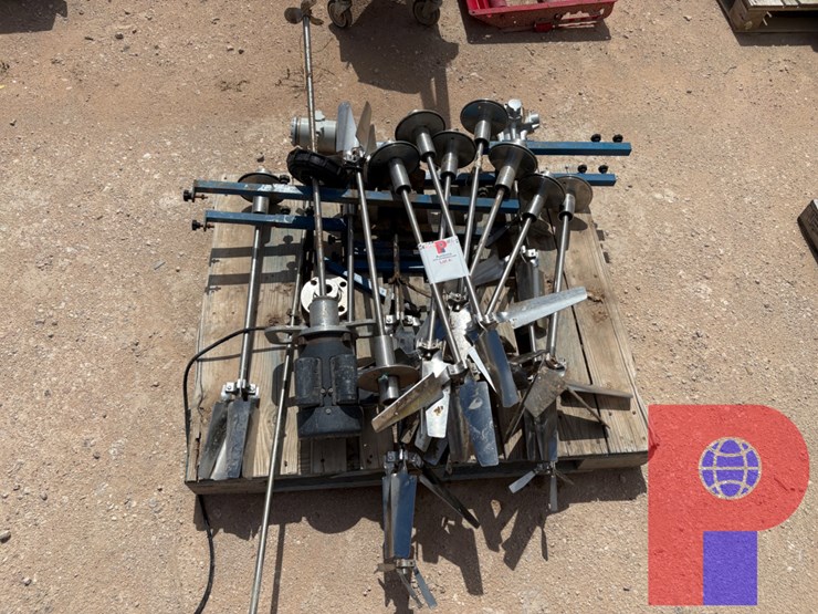 pallet-of-(14)-stainless-chemical-mixing-agitators-image-1