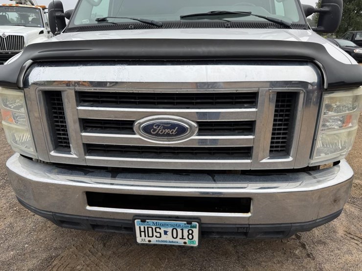 2011-ford-cargo-image-11
