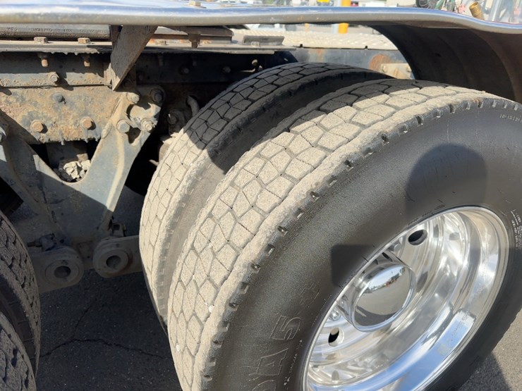 2007-kenworth-t800-image-16