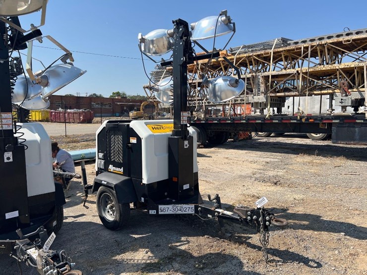 2019-allmand-night-life-v-series-light-plant-image-1