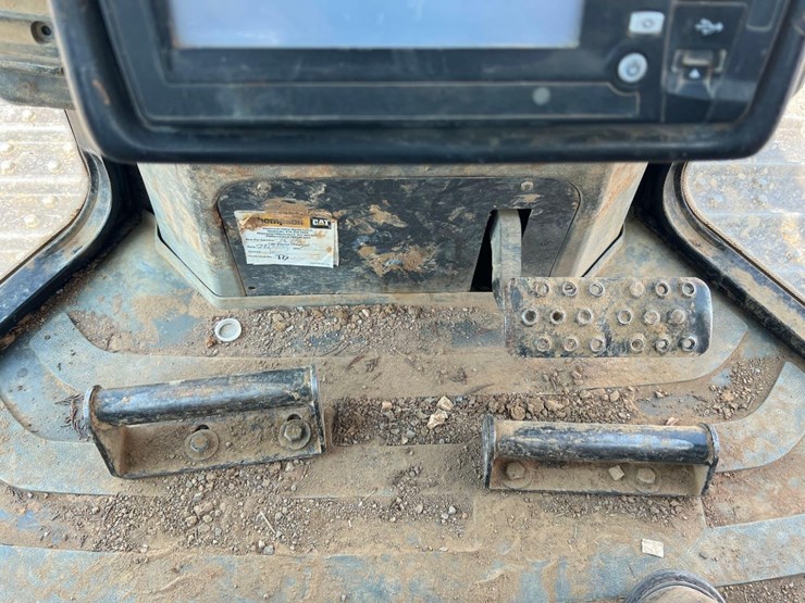 2016-caterpillar-d5k2-xl-image-38