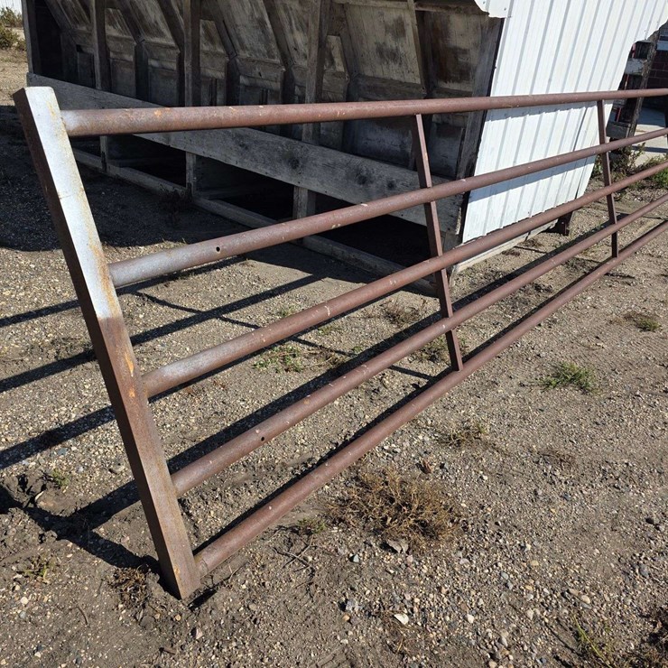 19’9” x 4’ – 5 Bar Homemade Heavy Duty Gate *Seller is Going South, Item Needs to be Removed by Octo