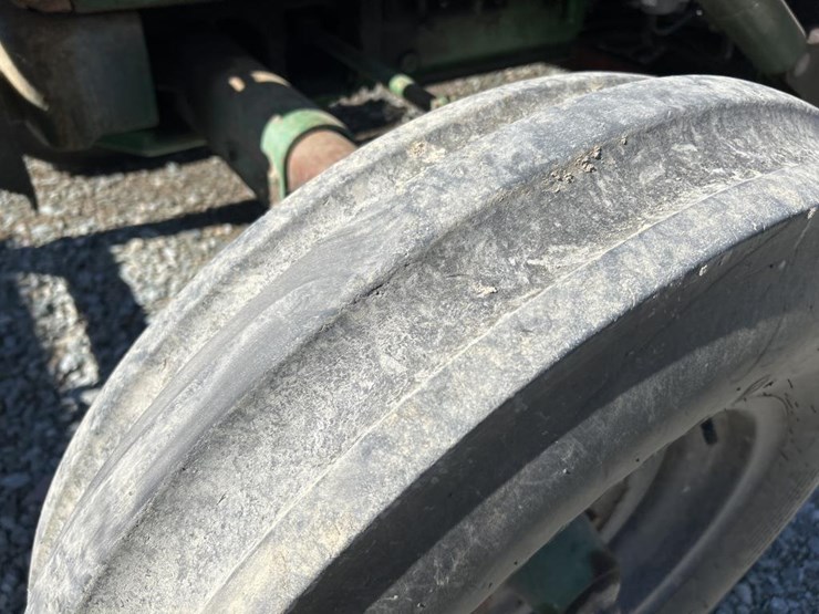 #5217-•-oliver-tractor-w/-loader-image-52