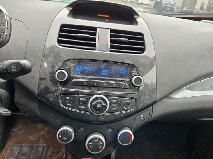 #1580-•-2013-chevrolet-spark-compact-vehicle-image-32
