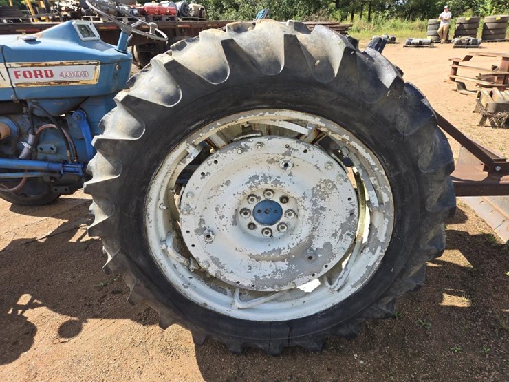 ford-4000-image-24