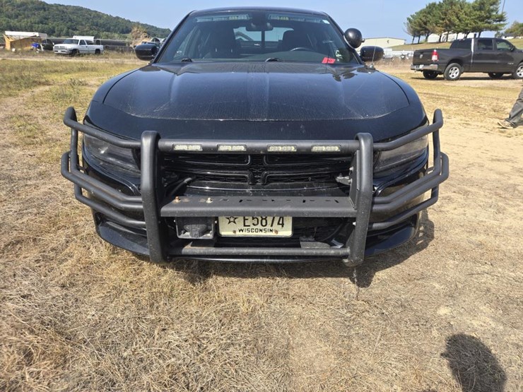 #1235-•-2019-dodge-charger-awd-car-image-5