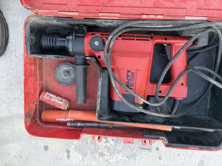 hilti-te52-hammer-drill,-with-(2)-drill-bits,-jackhammer-bit,-in-steeltex-case-image-2