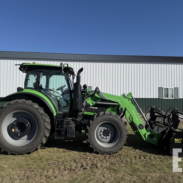 DEUTZ FAUR W/ LOADER